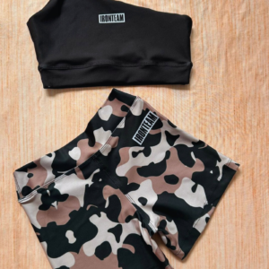 Short militar beige - top claer negro