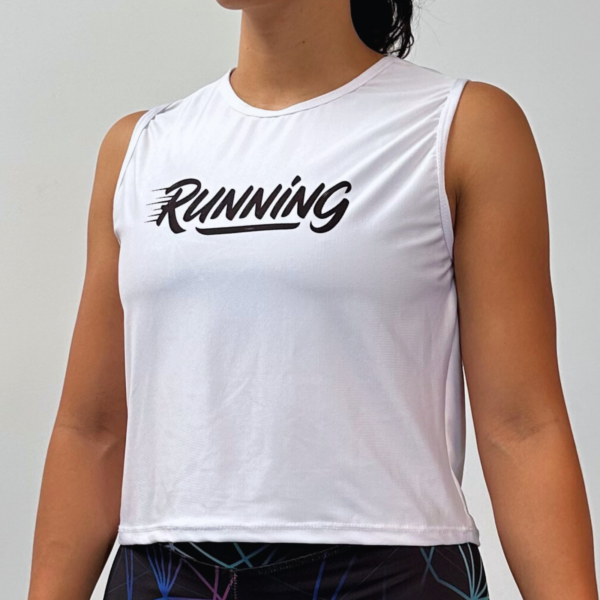 croptop blanco runing negro