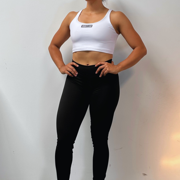 Leggins negro - top horvath blanco