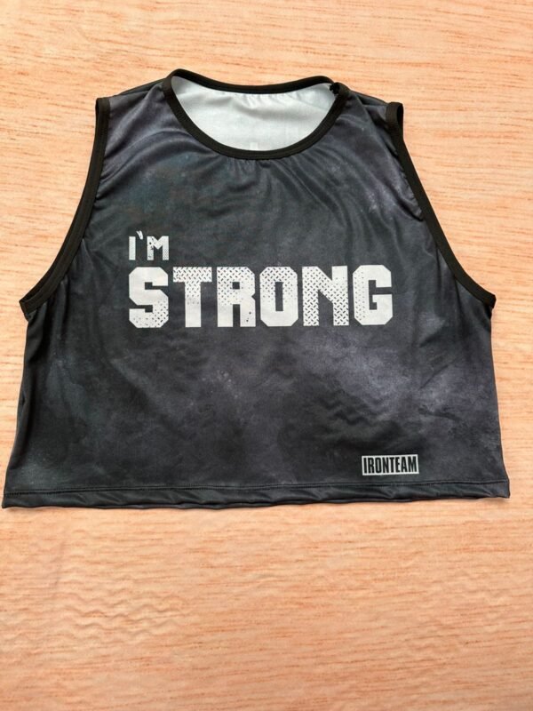 croptop negro tie strong