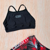 Short pincel rojo - Top tiras negro